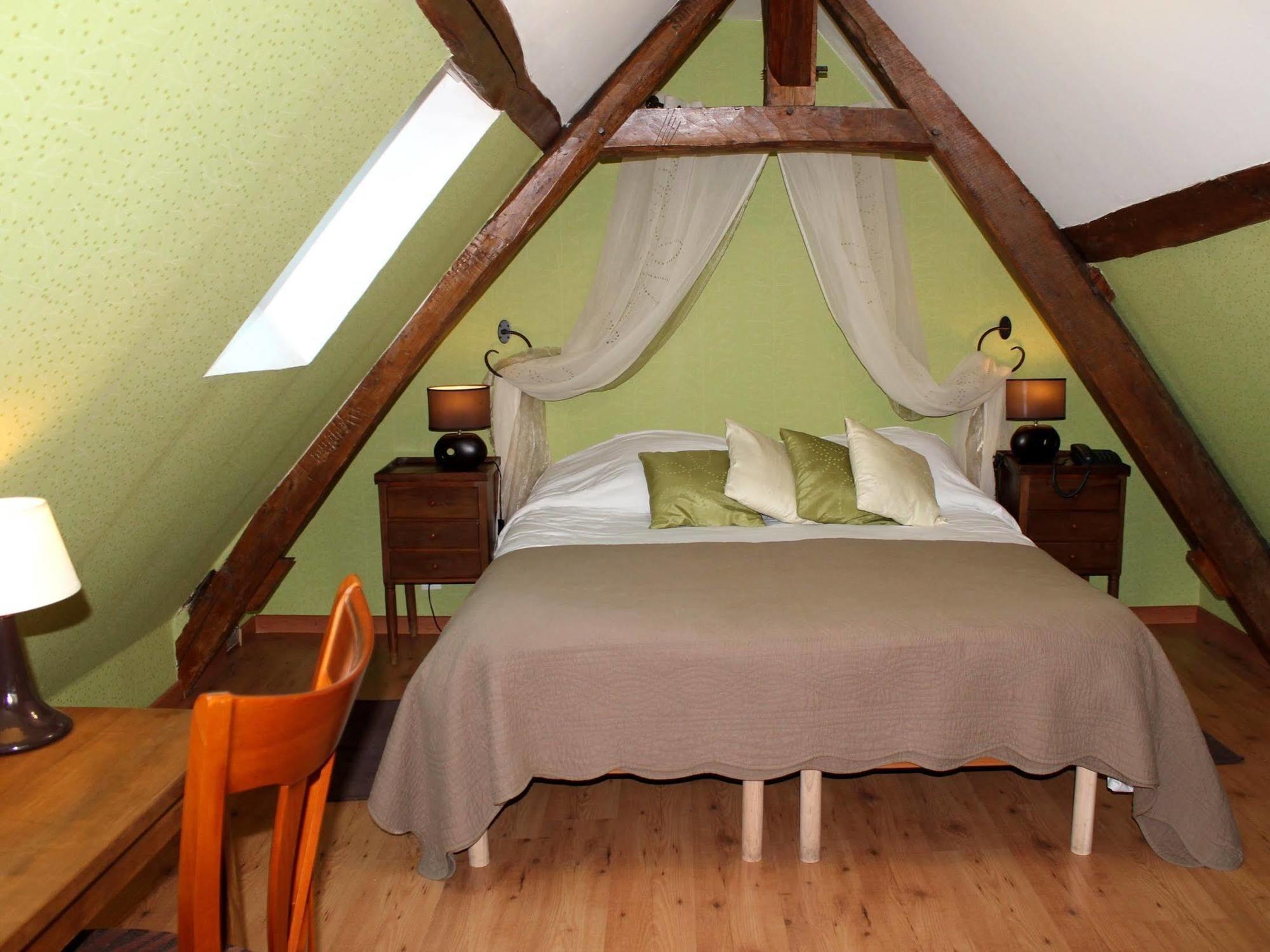 Logis Auberge Le Colombien - Hotel Et Restaurant Villandry Exterior foto